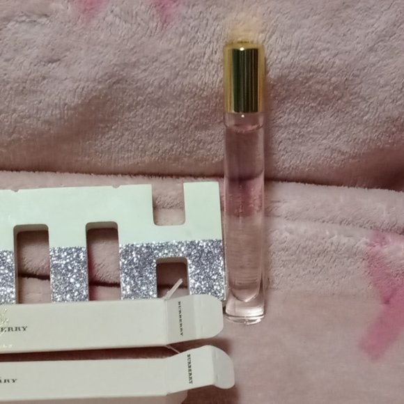 AUTHENTIC Burberry - Picture 6 of 7